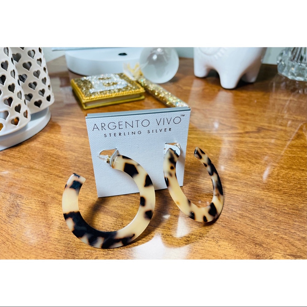 Argento Vivo Sterling Tortoise Hoop Earring